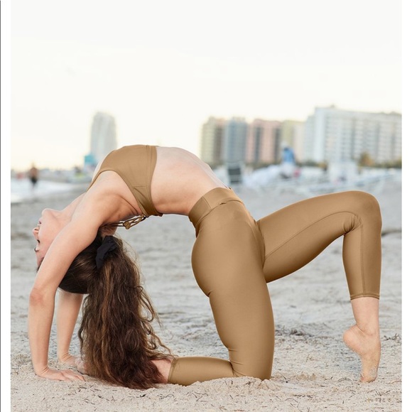 Alo yoga airlift high waist conceal zip Capri - Picture 7 of 7